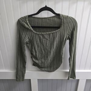 Green ruched long sleeve shirt